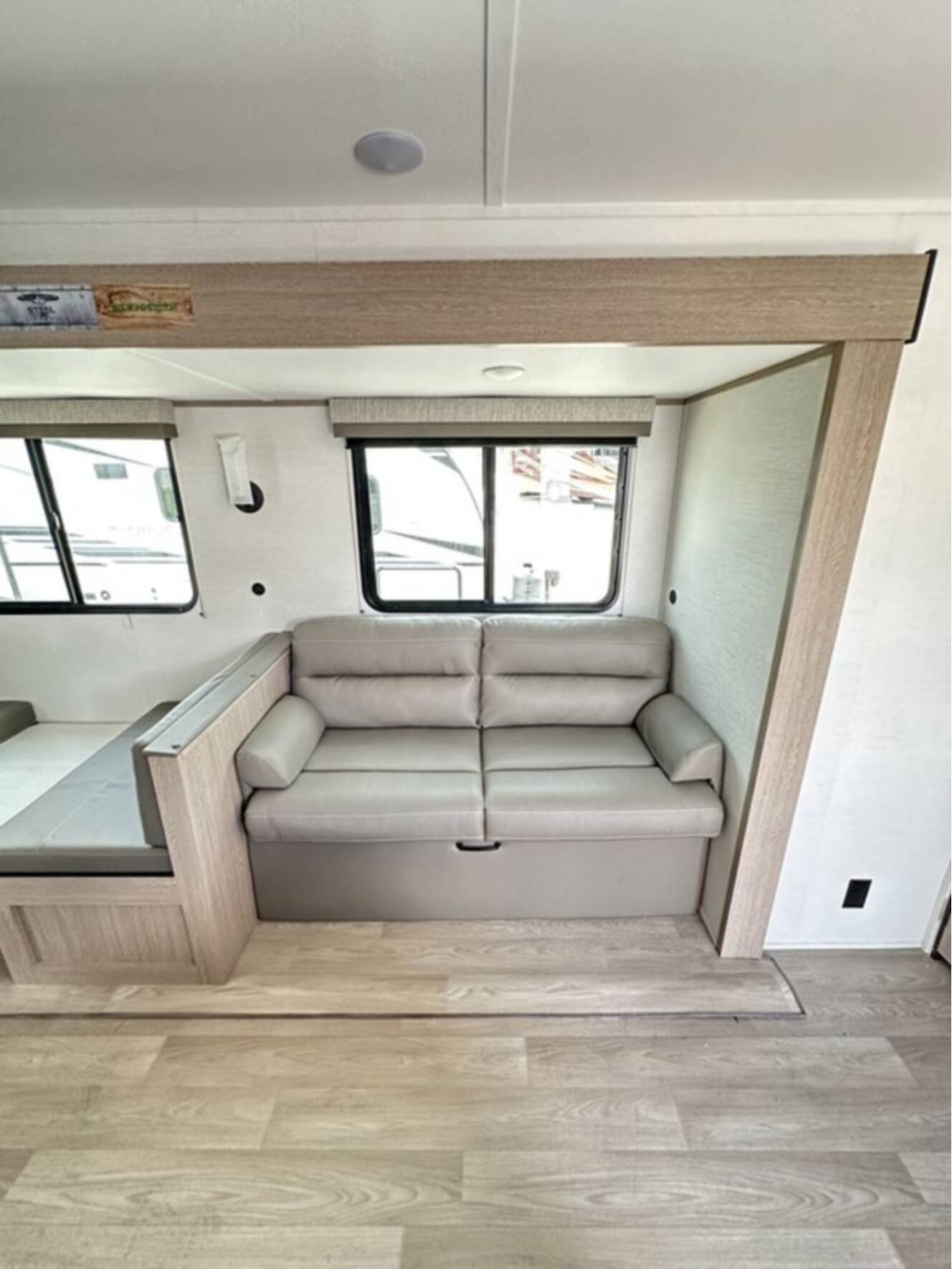 A photo of this 2026 Gulf Stream Conquest Lite Ultra-Lite 279BH