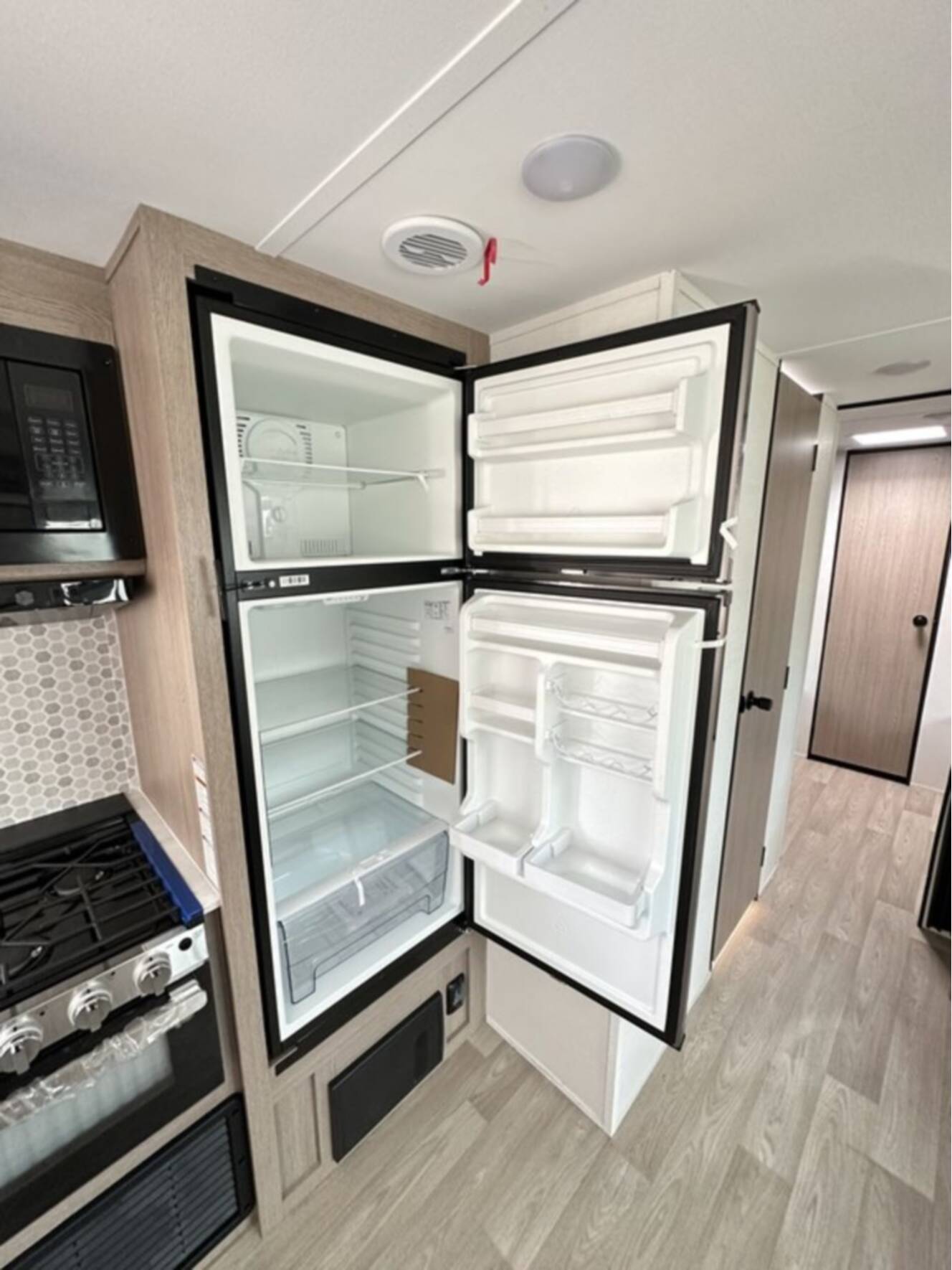 A photo of this 2026 Gulf Stream Conquest Lite Ultra-Lite 279BH