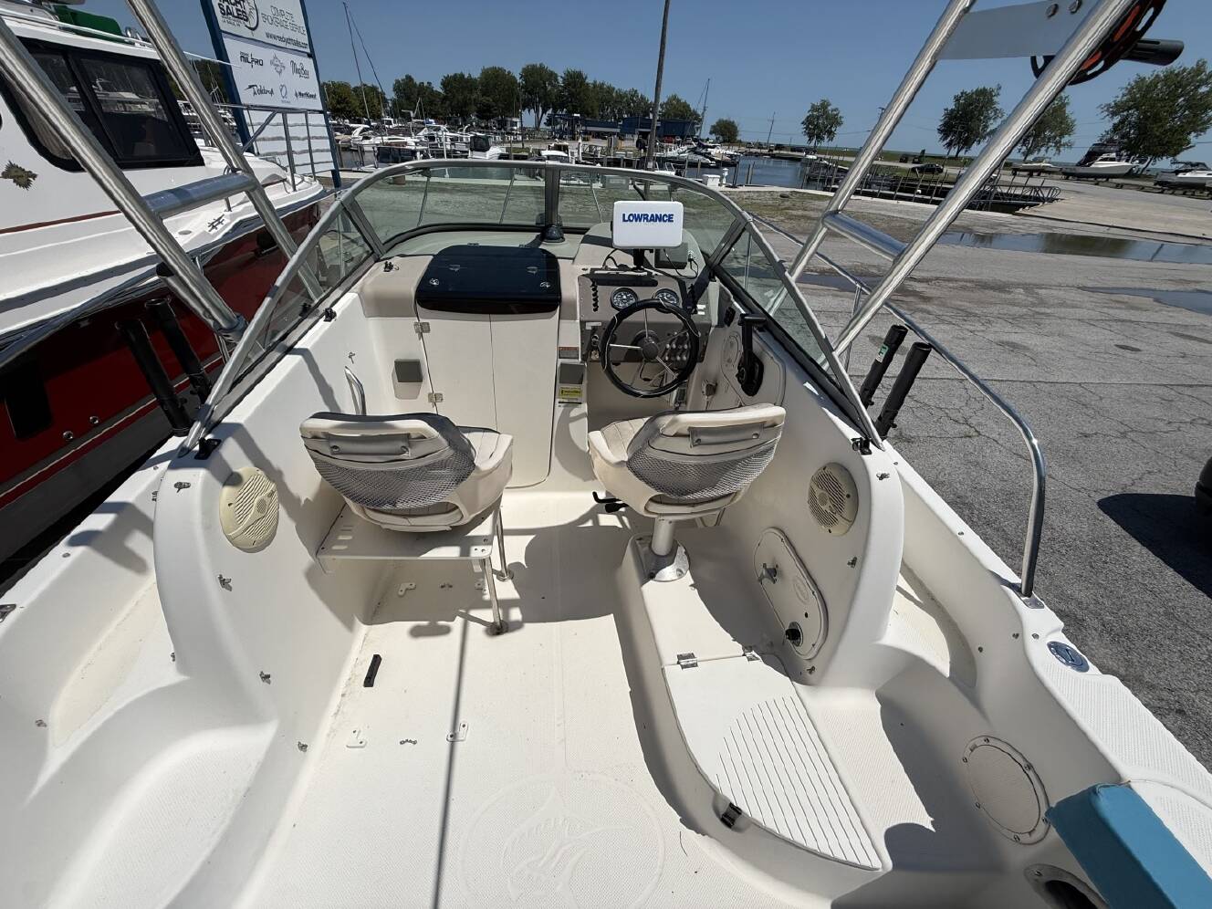 A photo of this 2002 Bayliner Trophy pro 2002