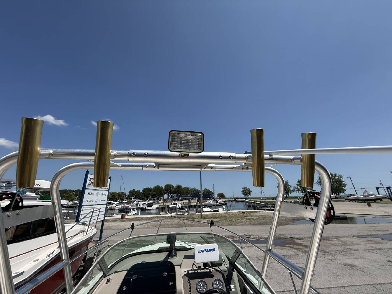 A photo of this 2002 Bayliner Trophy pro 2002