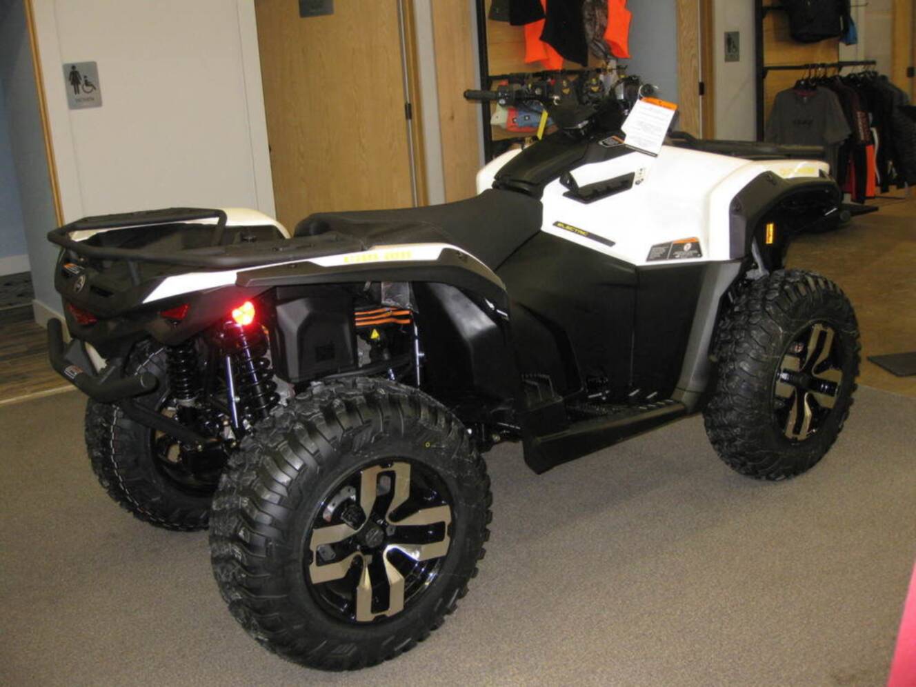 A photo of this 2026 Can-Am Outlander Electric MAX
