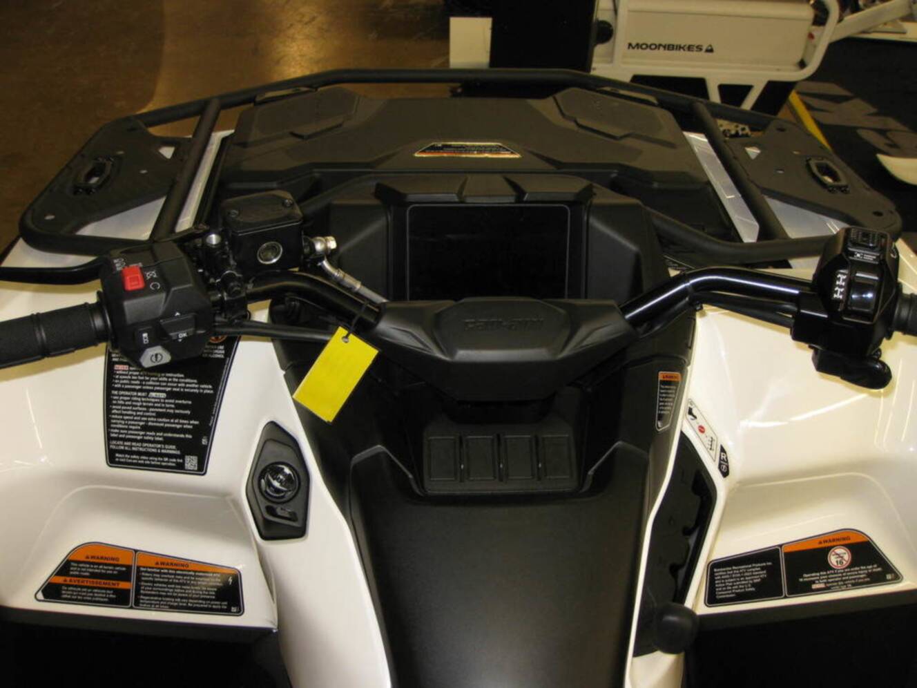 A photo of this 2026 Can-Am Outlander Electric MAX