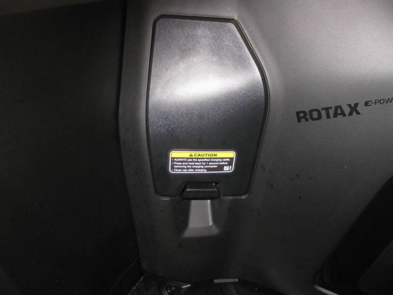 A photo of this 2026 Can-Am Outlander Electric MAX