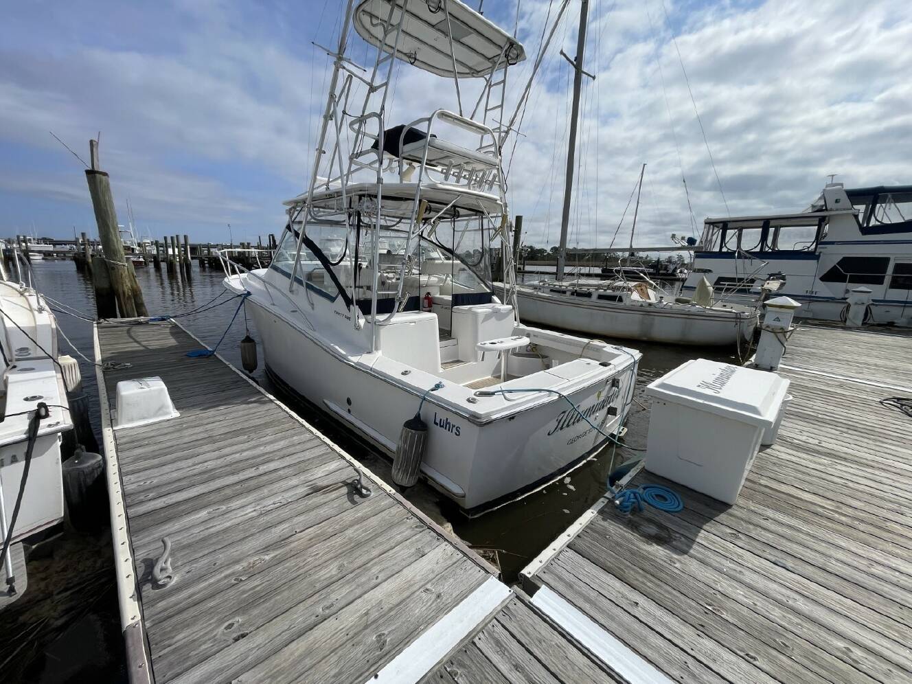 A photo of this 2007 Luhrs 31 Open
