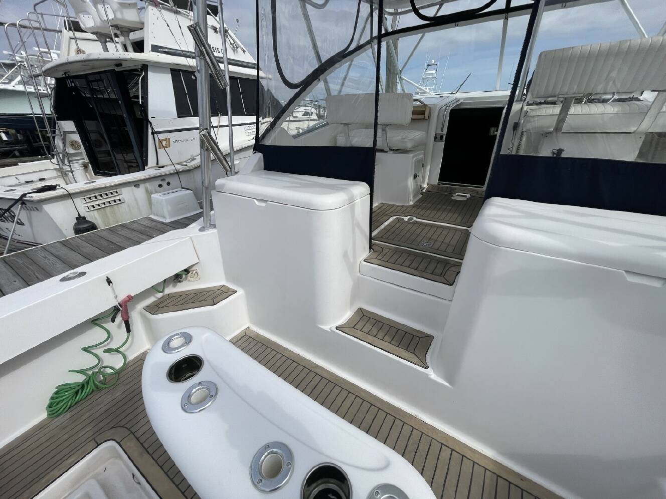 A photo of this 2007 Luhrs 31 Open