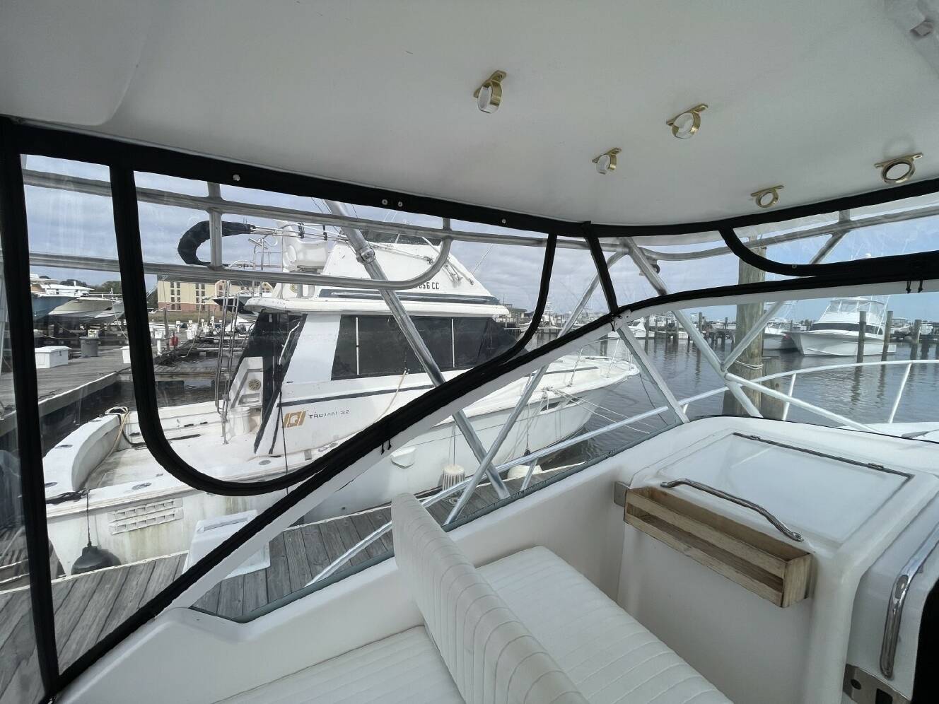 A photo of this 2007 Luhrs 31 Open