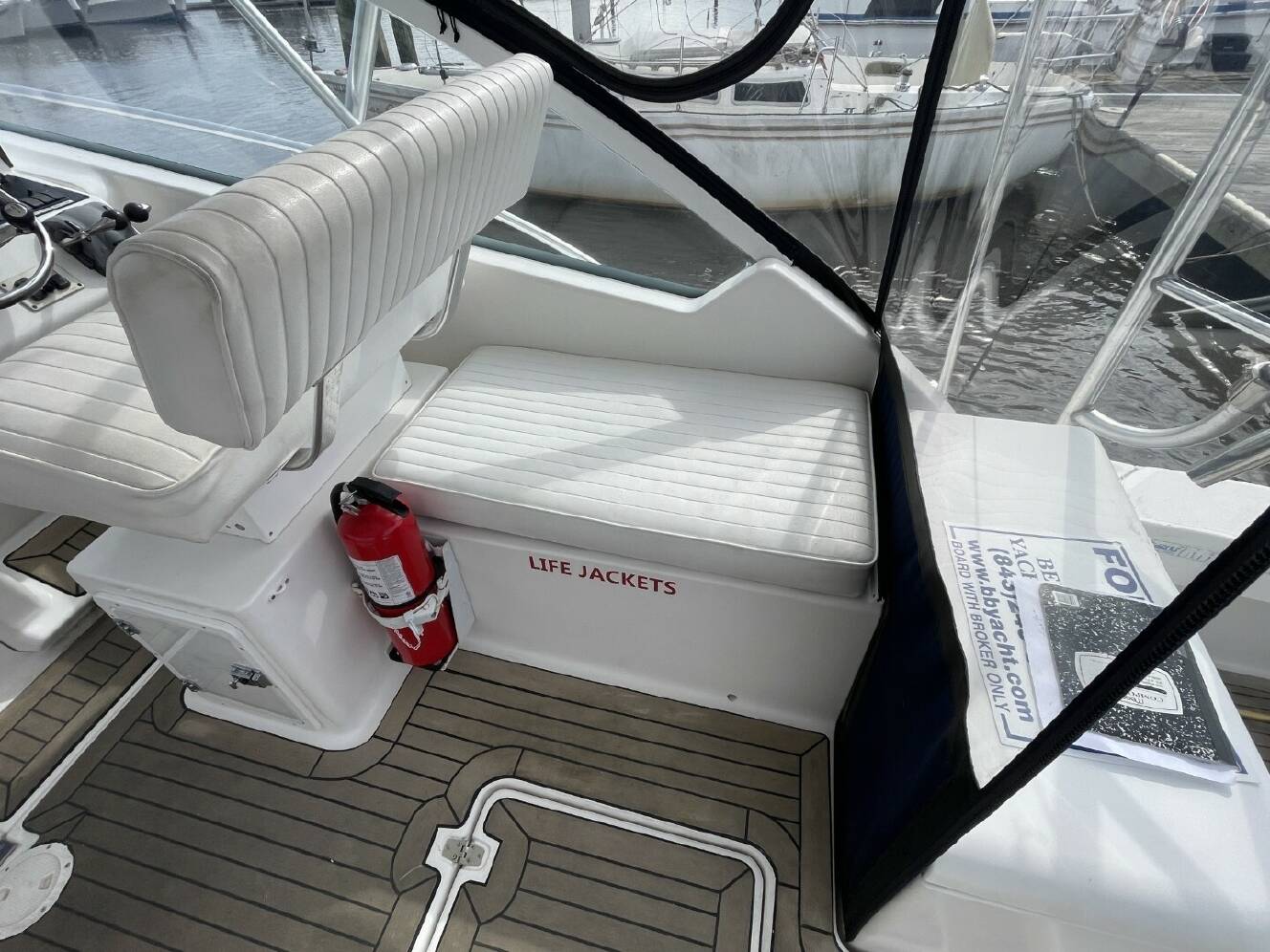 A photo of this 2007 Luhrs 31 Open
