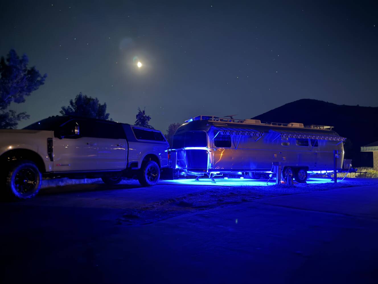 A photo of this 2025 Airstream CLASSIC 33RB