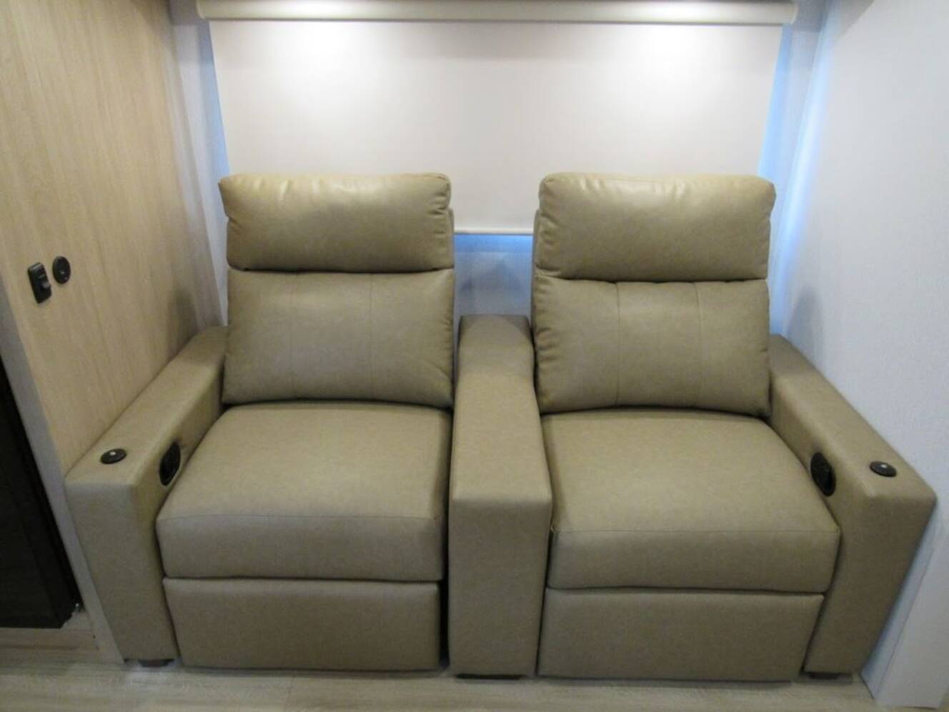 A photo of this 2026 Winnebago Thrive 24RKS