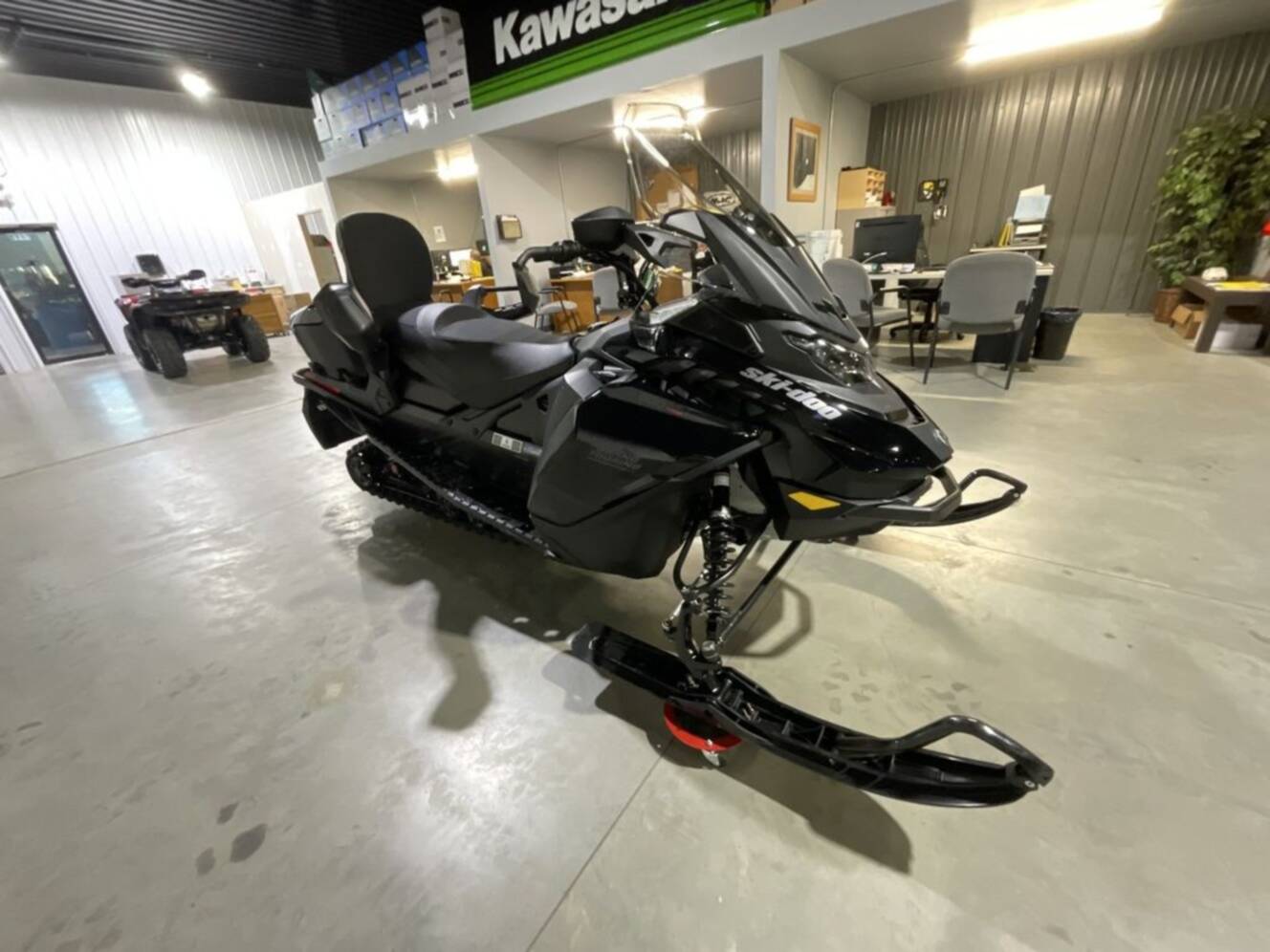 A photo of this 2026 Ski-Doo Grand Touring LE with Platinum Package 900 ACE