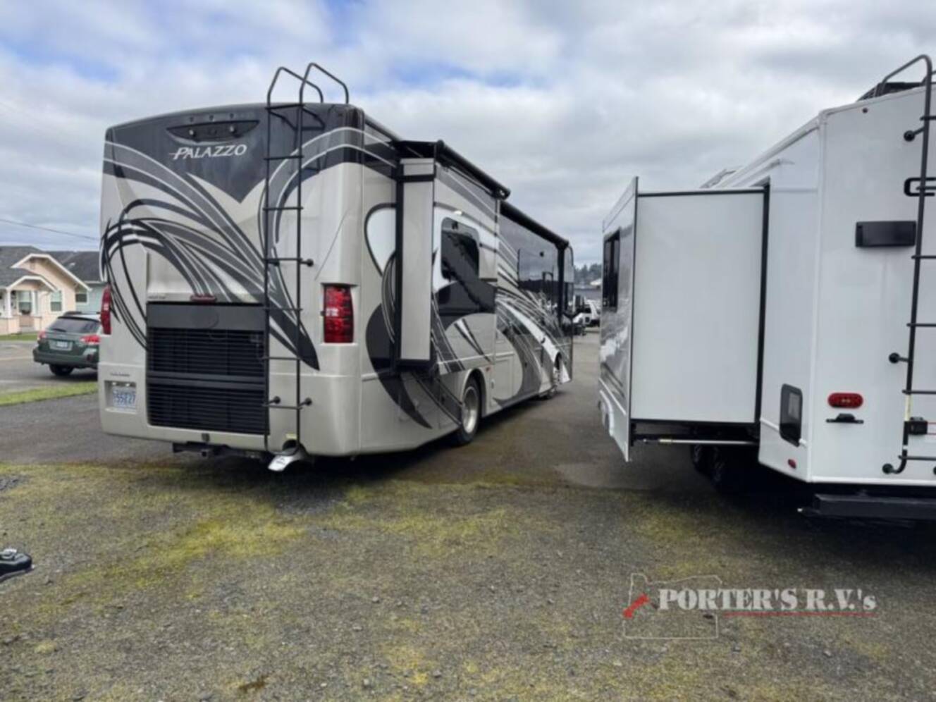 A photo of this 2017 Thor Motor Coach Palazzo 33.2
