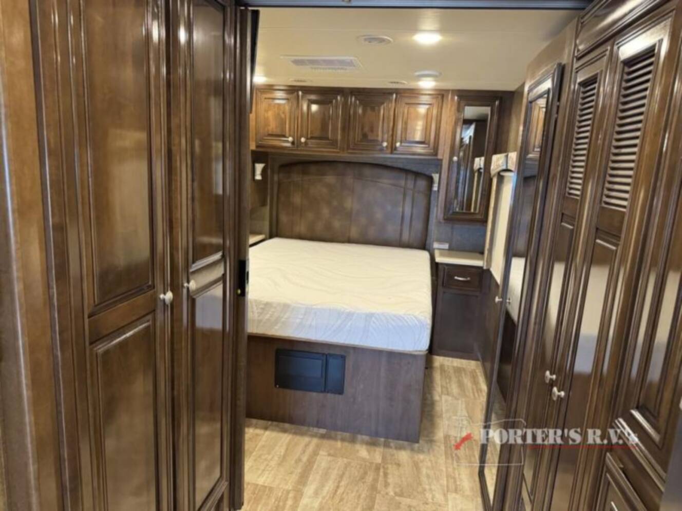 A photo of this 2017 Thor Motor Coach Palazzo 33.2