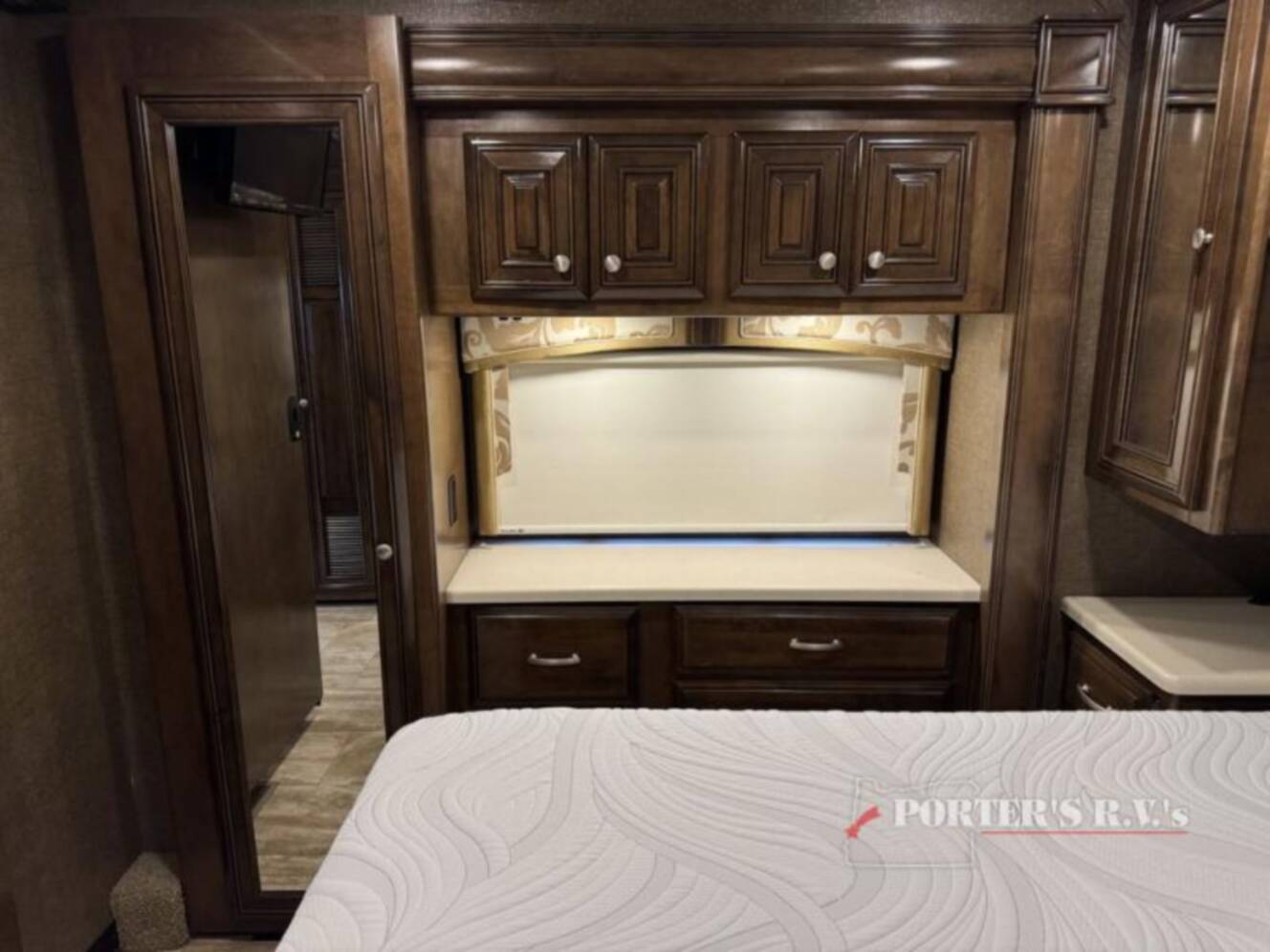 A photo of this 2017 Thor Motor Coach Palazzo 33.2
