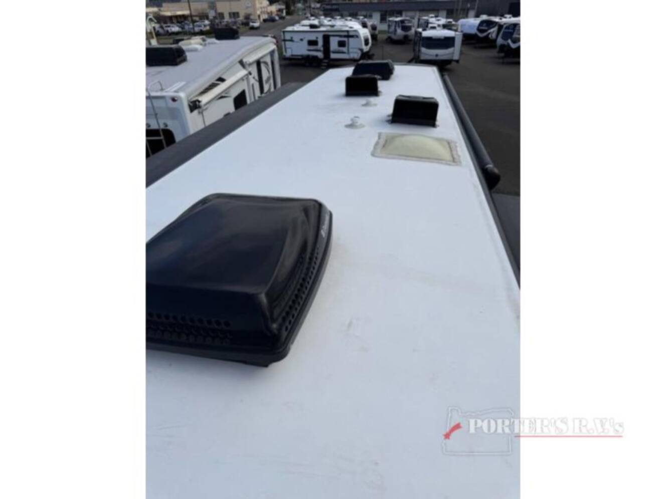 A photo of this 2017 Thor Motor Coach Palazzo 33.2