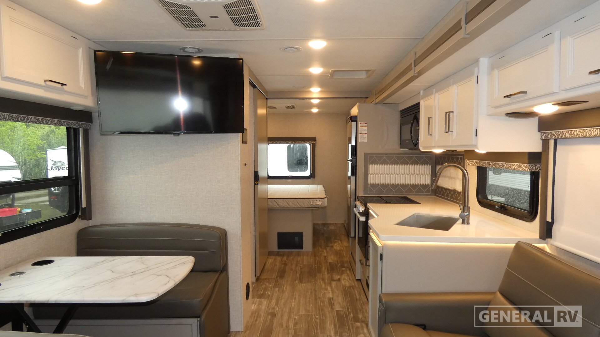 2025 Thor Motor Coach HURRICANE 29M in clarkston MI