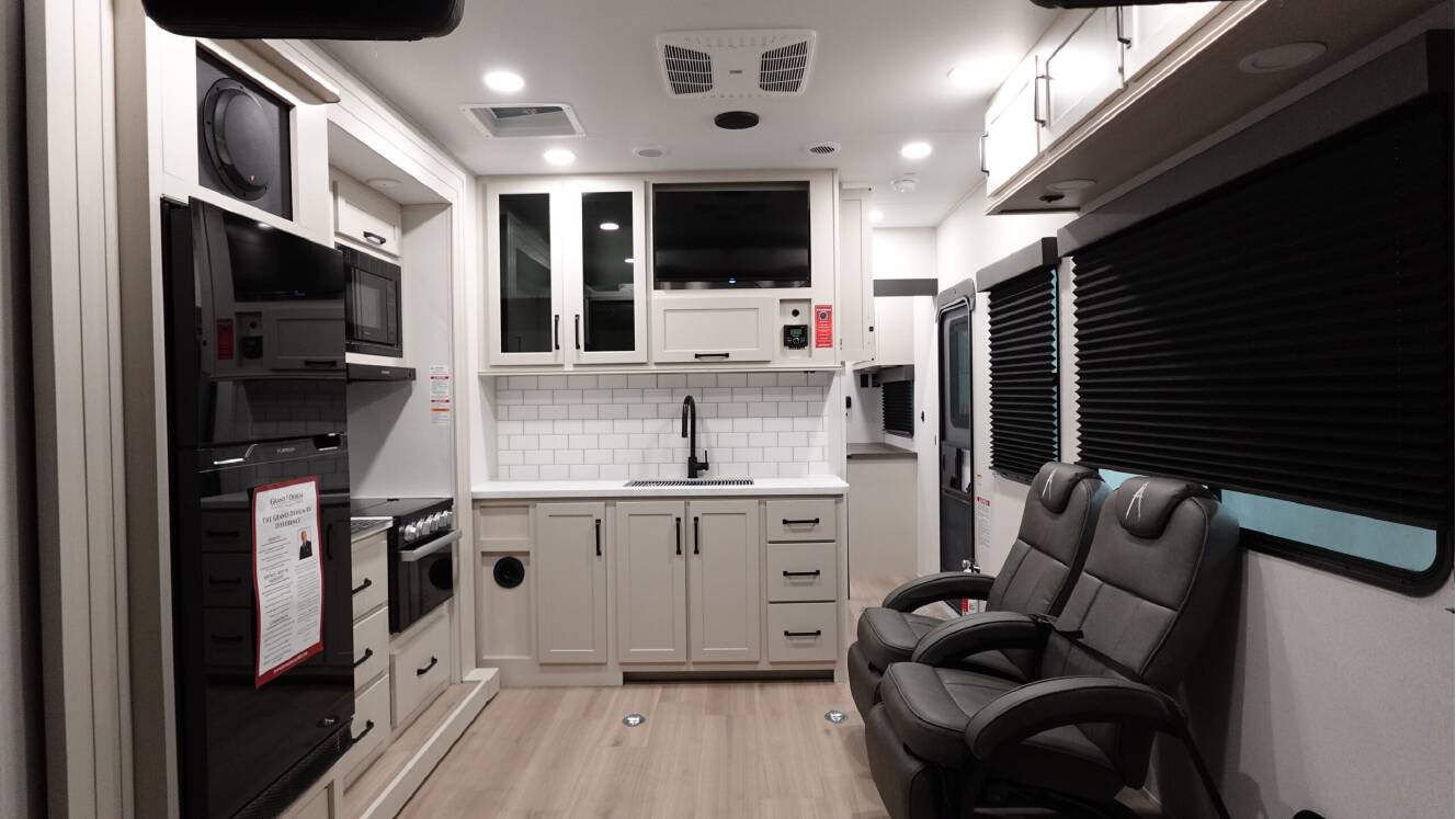 A photo of this 2026 Grand Design MOMENTUM 25G