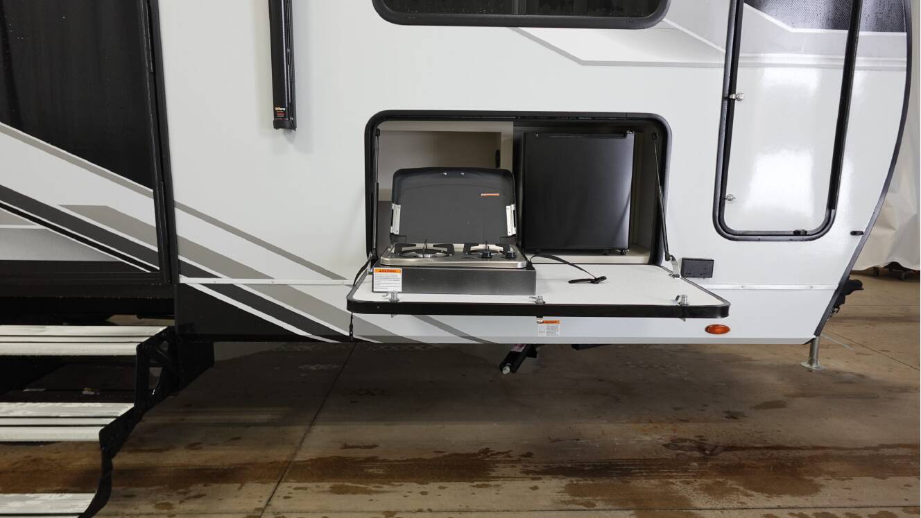 A photo of this 2026 Grand Design MOMENTUM 25G