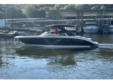 Sea Ray SDX 270 Surf Review image