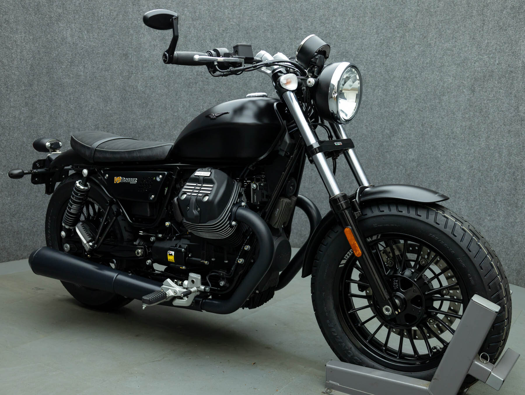 2017 Moto Guzzi V9 BOBBER W/ABS BOBBER SPORT in Pembroke, NH