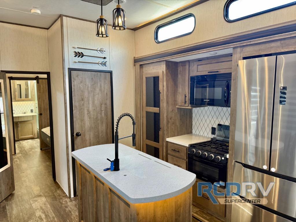 2021 Forest River Rv Sabre 37FLH in sunbury OH