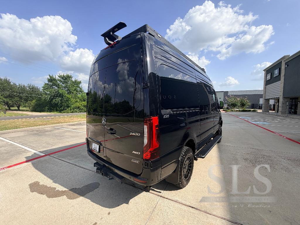 2027 Midwest Automotive Designs Luxe Cruiser D4 AWD in houston TX