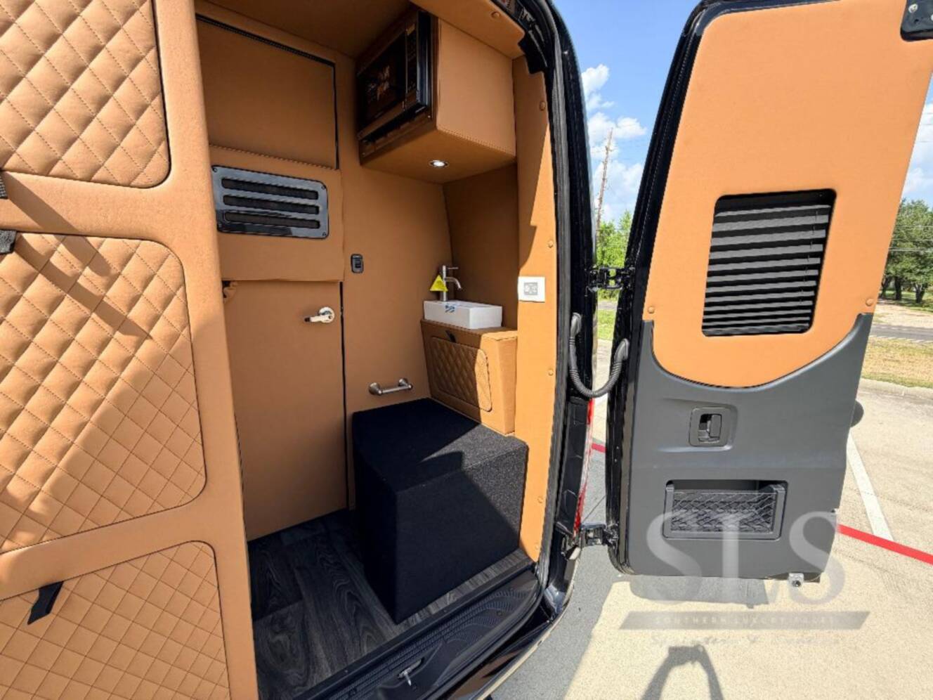 A photo of this 2027 Midwest Automotive Designs Luxe Cruiser D4 AWD