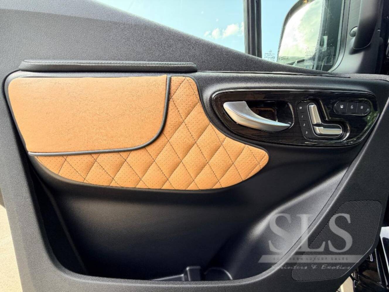 A photo of this 2027 Midwest Automotive Designs Luxe Cruiser D4 AWD