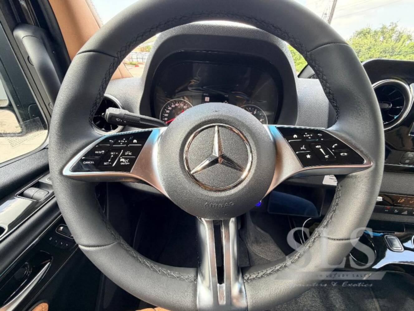 A photo of this 2027 Midwest Automotive Designs Luxe Cruiser D4 AWD