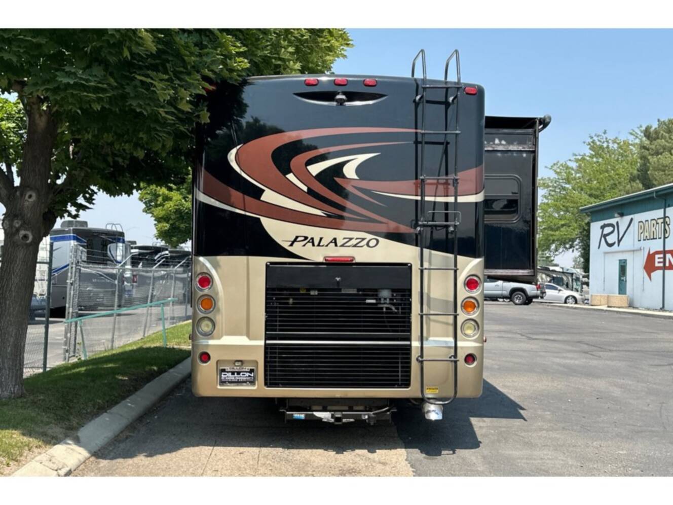 A photo of this 2015 Thor Motor Coach Palazzo 35.1