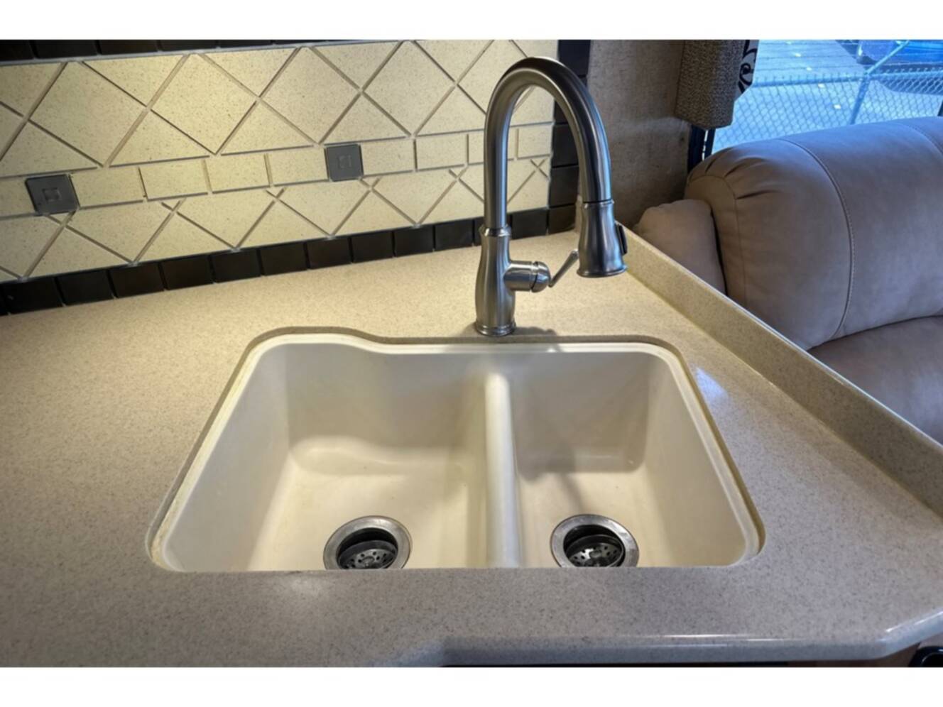 A photo of this 2015 Thor Motor Coach Palazzo 35.1