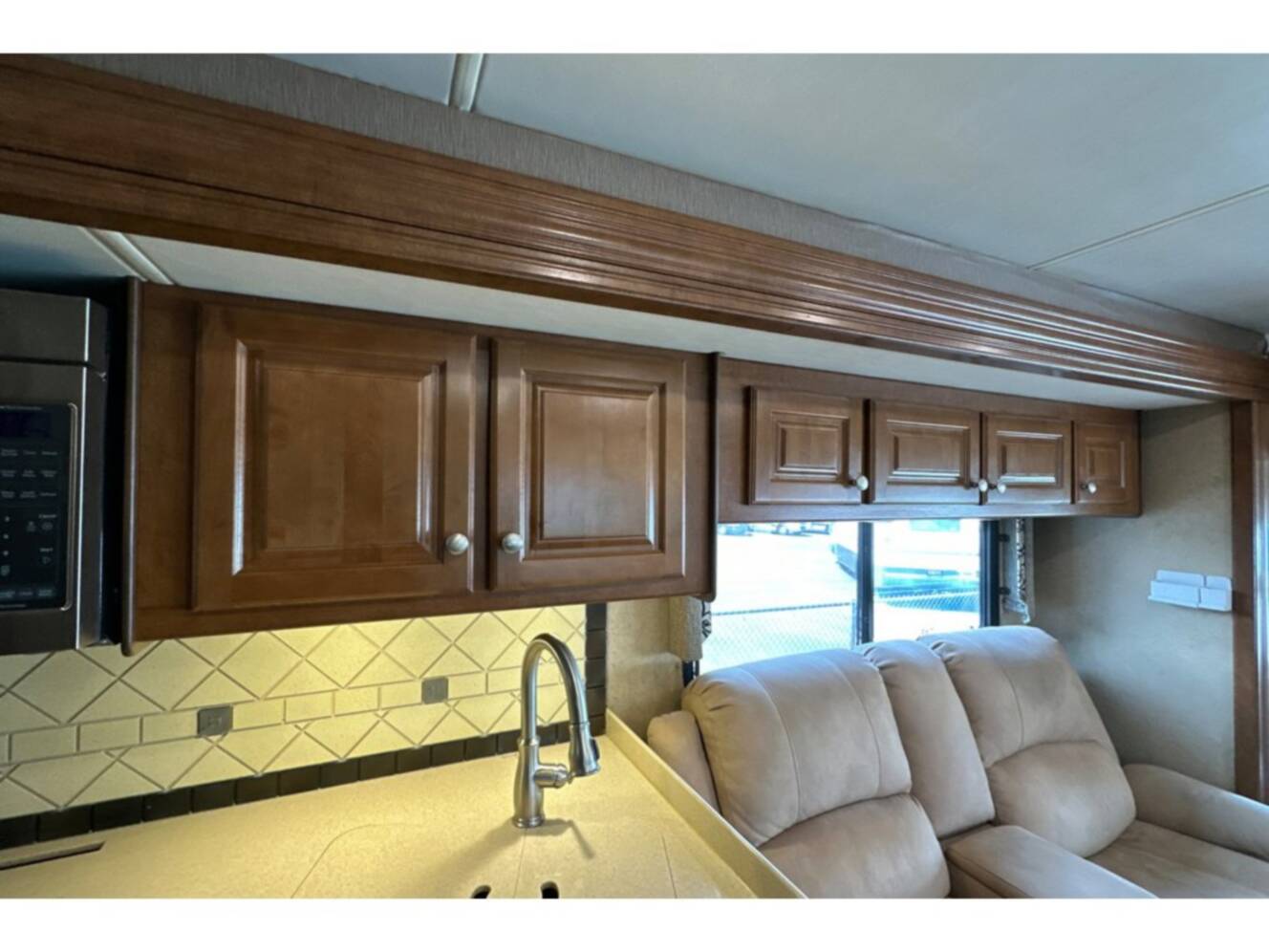 A photo of this 2015 Thor Motor Coach Palazzo 35.1