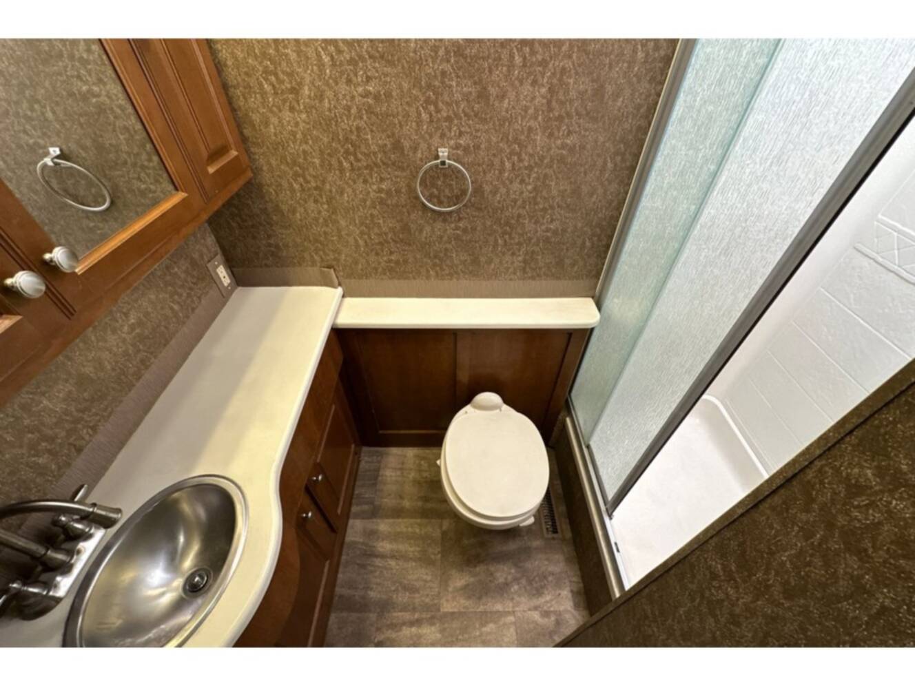 A photo of this 2015 Thor Motor Coach Palazzo 35.1