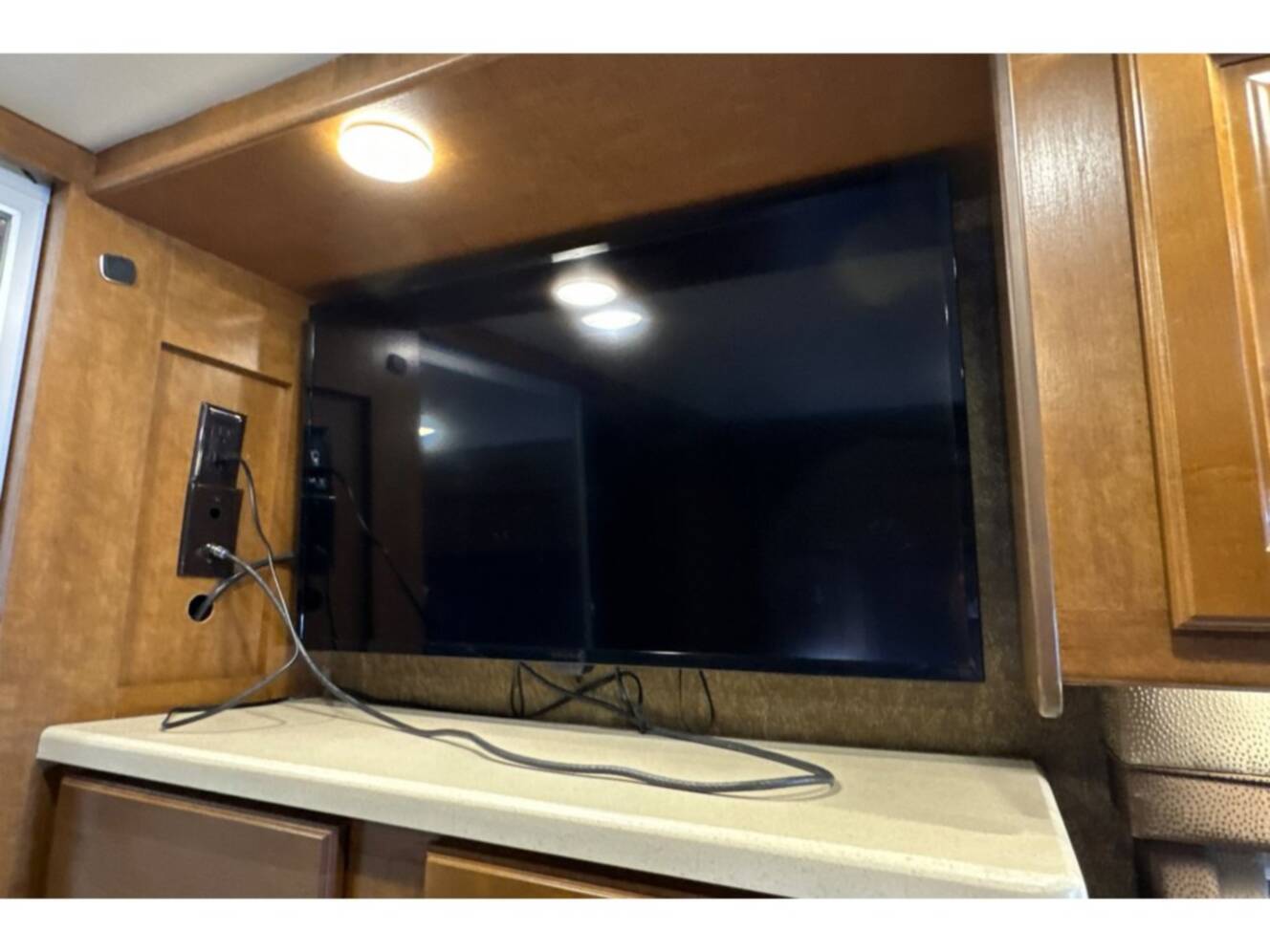 A photo of this 2015 Thor Motor Coach Palazzo 35.1