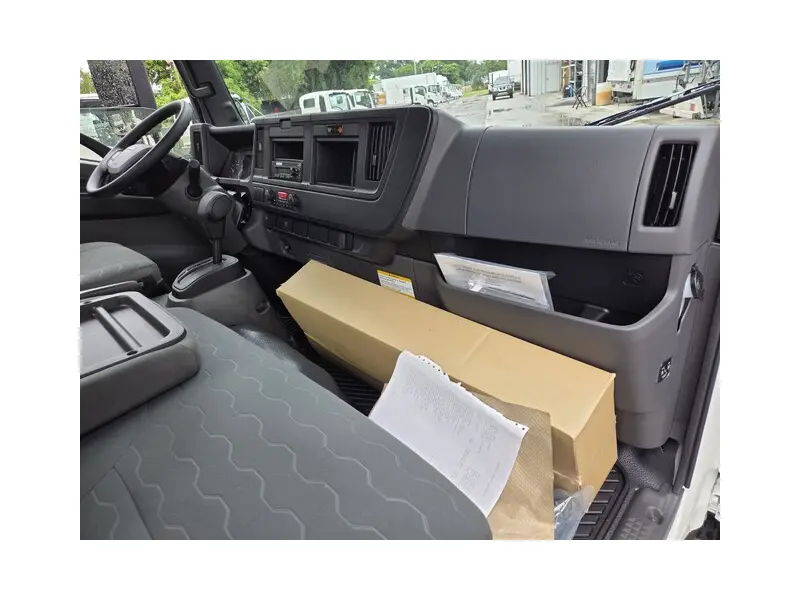 2027 ISUZU NRR