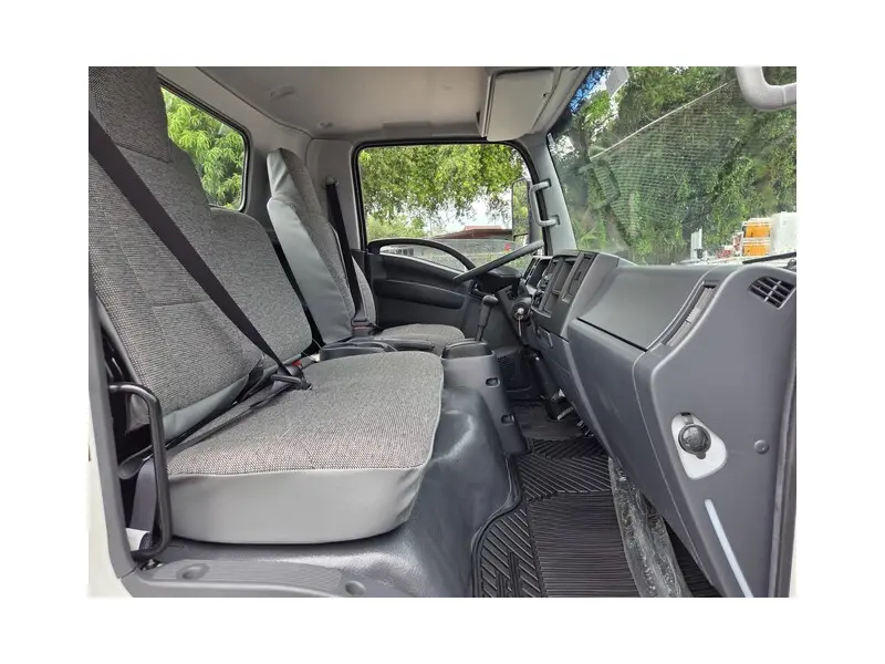 2026 ISUZU NRR