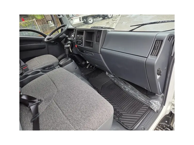 2026 ISUZU NRR