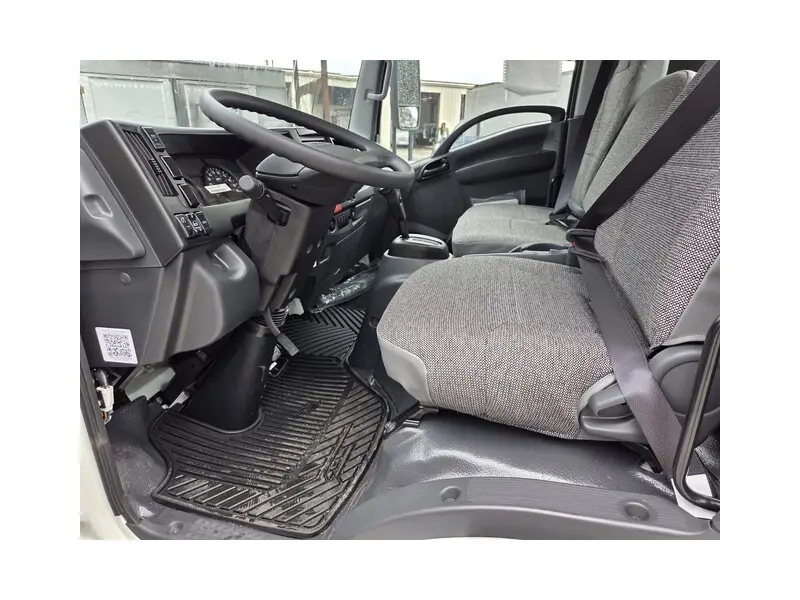 2026 ISUZU NRR
