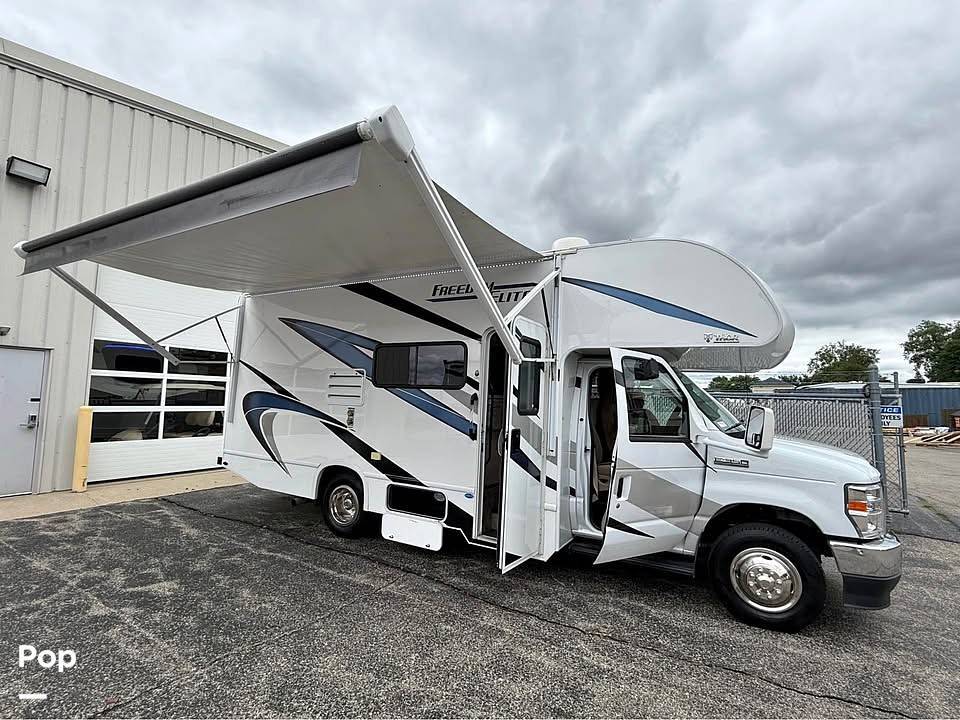 2022 Thor Motor Coach Freedom Elite 22FE in byron center MI