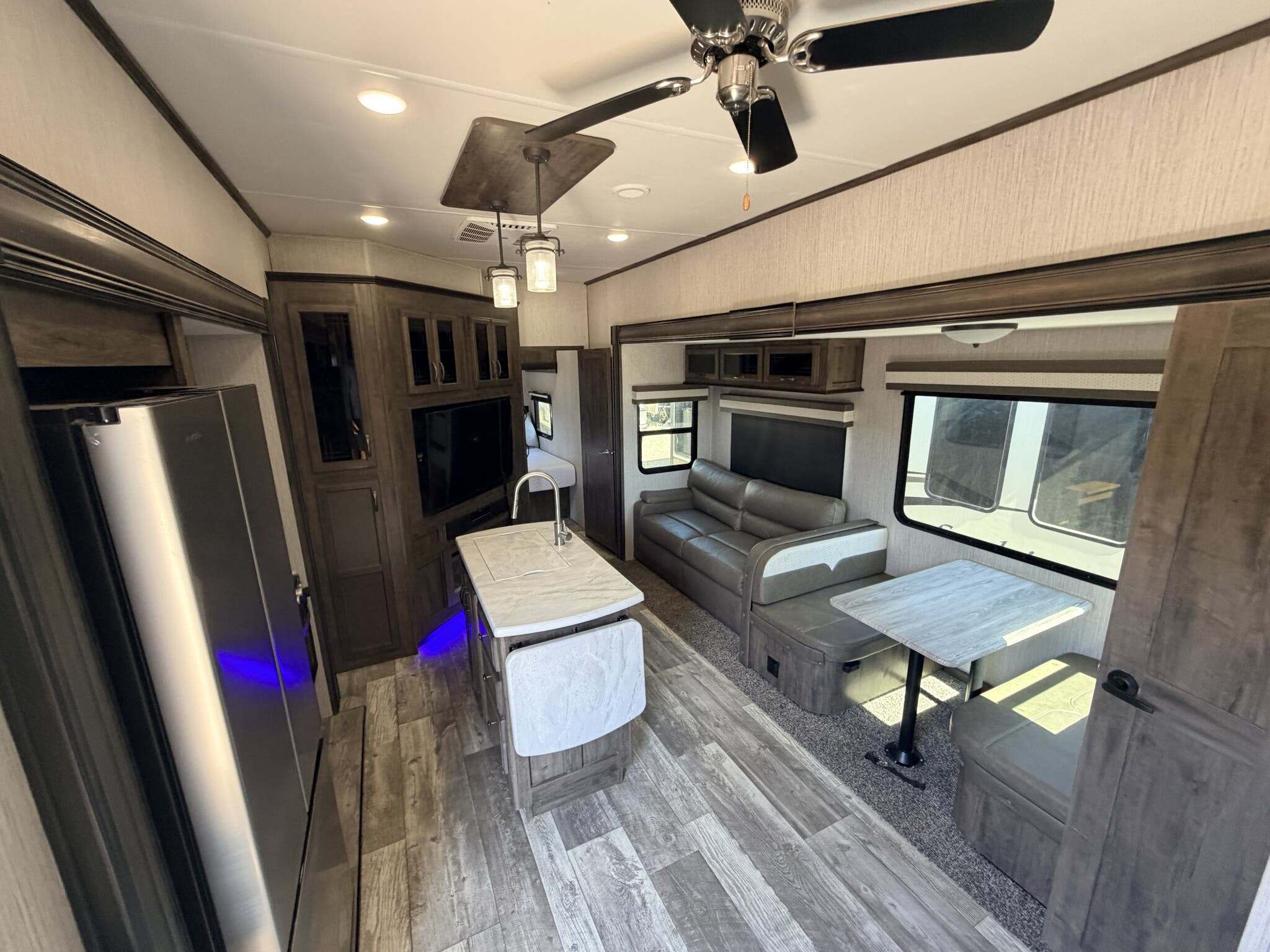 2021 Forest River Sandpiper C-Class 3440BH in mesa AZ