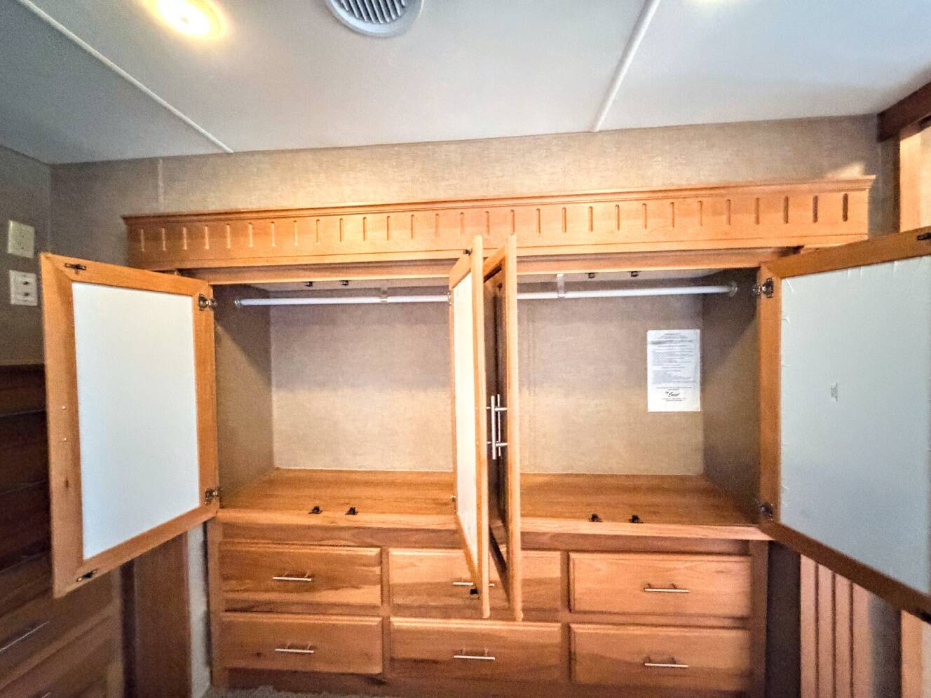 A photo of this 2014 Peterson EXCEL 37IKF