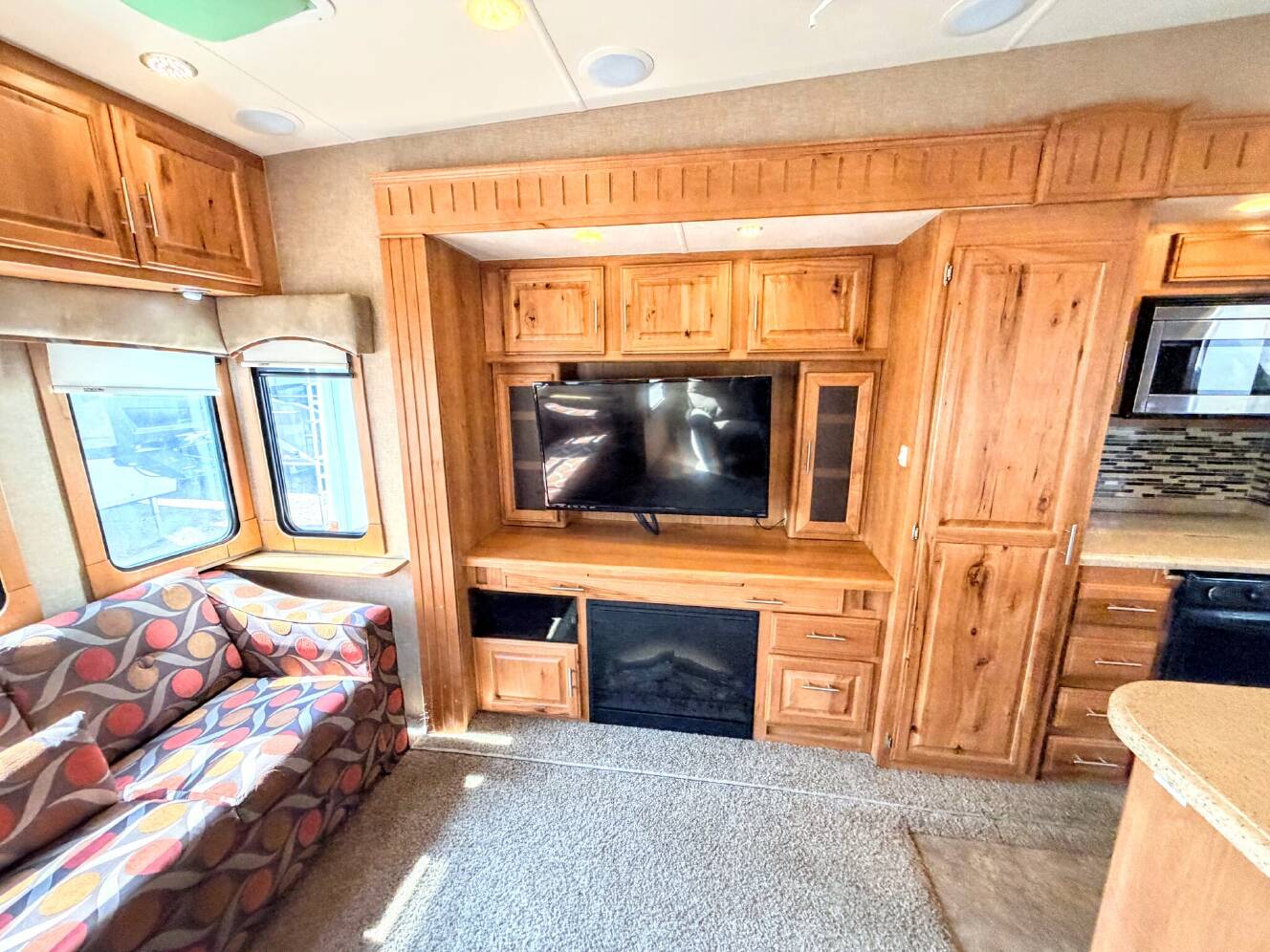A photo of this 2014 Peterson EXCEL 37IKF