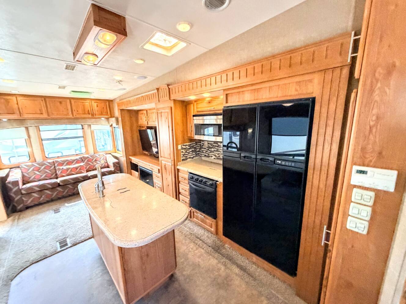 A photo of this 2014 Peterson EXCEL 37IKF
