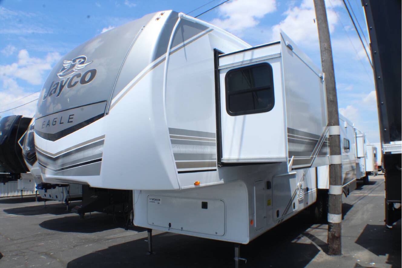 A photo of this 2027 Jayco Eagle 321RSTS