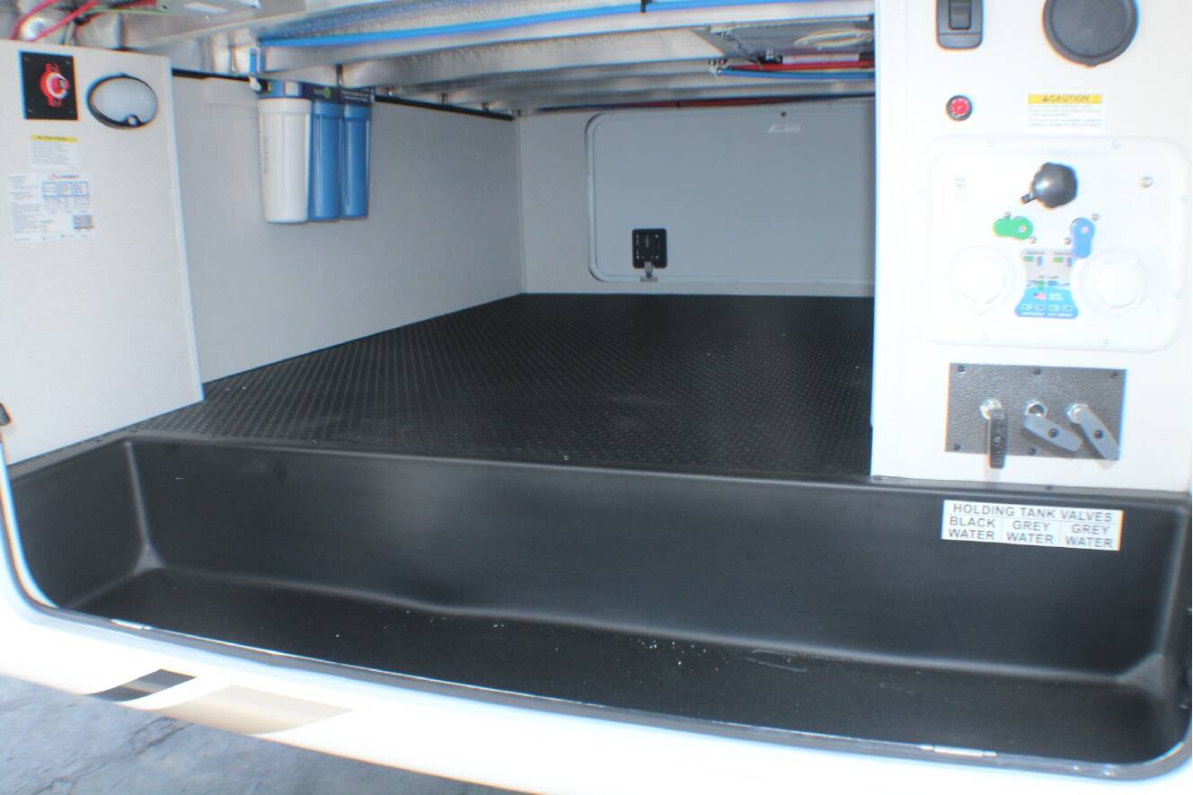 A photo of this 2027 Jayco Eagle 321RSTS