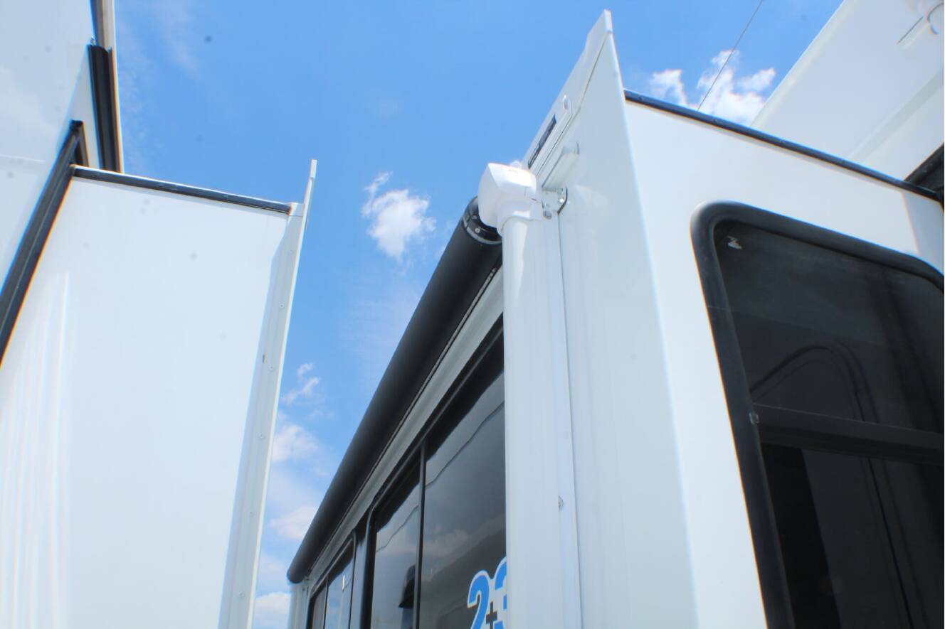 A photo of this 2027 Jayco Eagle 321RSTS