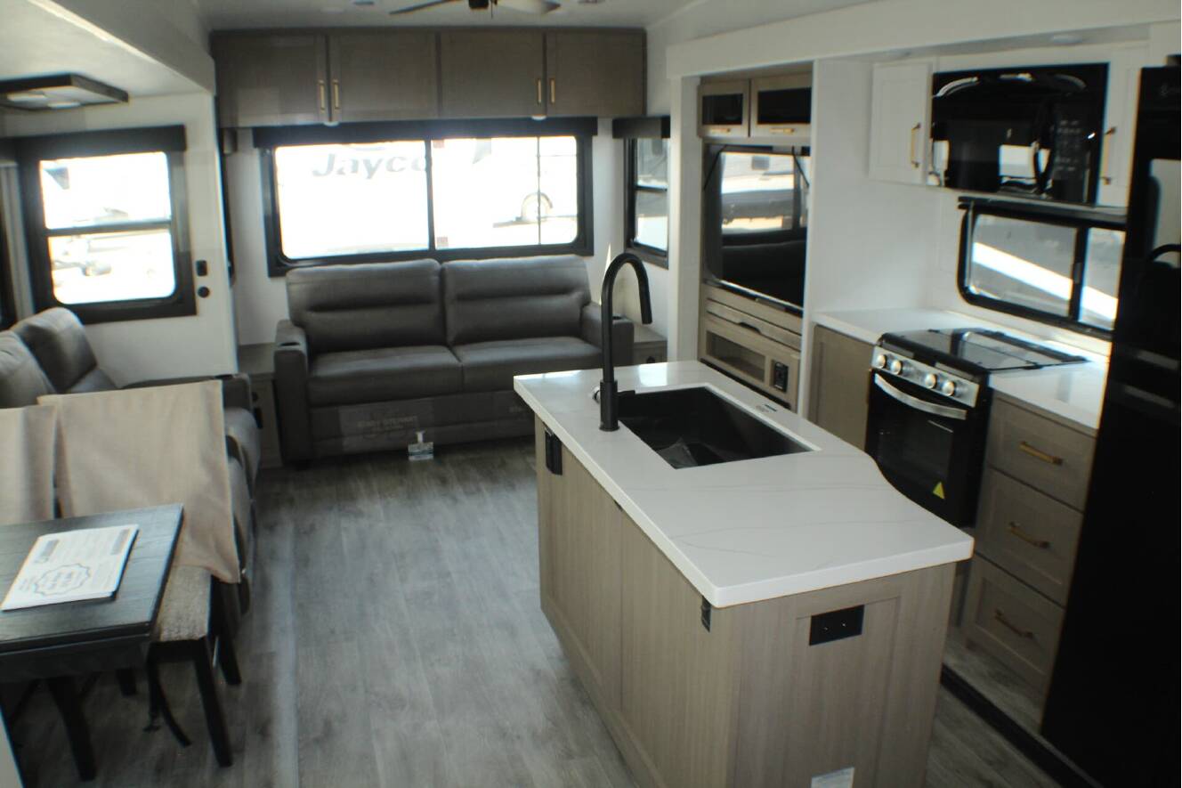 A photo of this 2027 Jayco Eagle 321RSTS