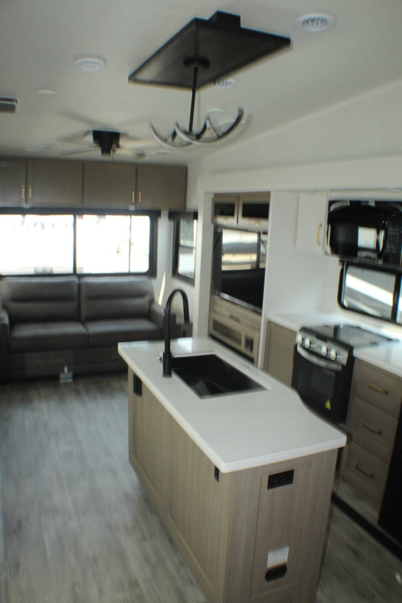 A photo of this 2027 Jayco Eagle 321RSTS