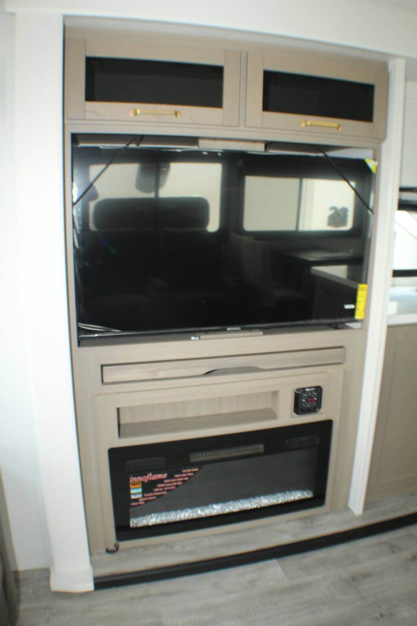 A photo of this 2027 Jayco Eagle 321RSTS