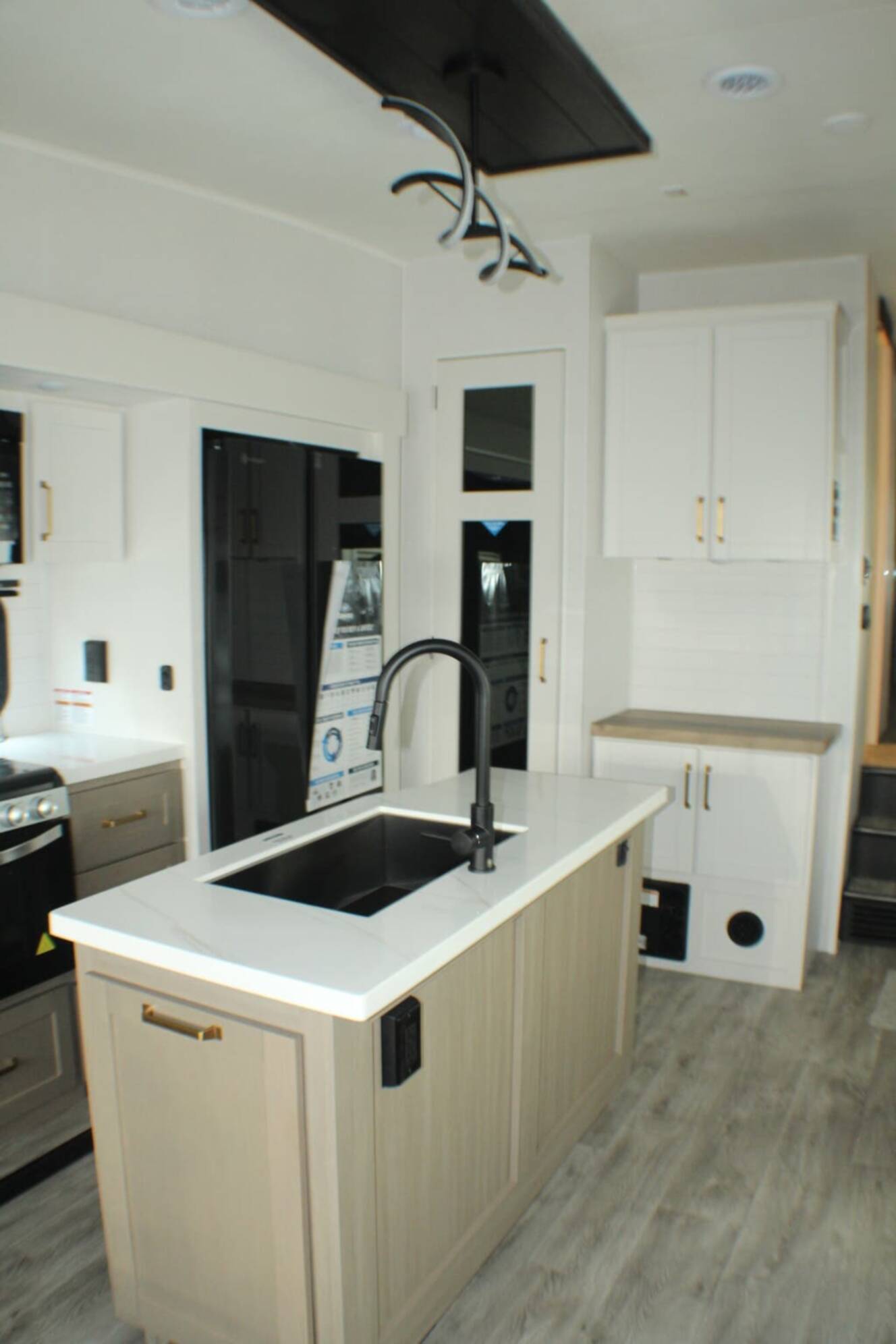 A photo of this 2027 Jayco Eagle 321RSTS