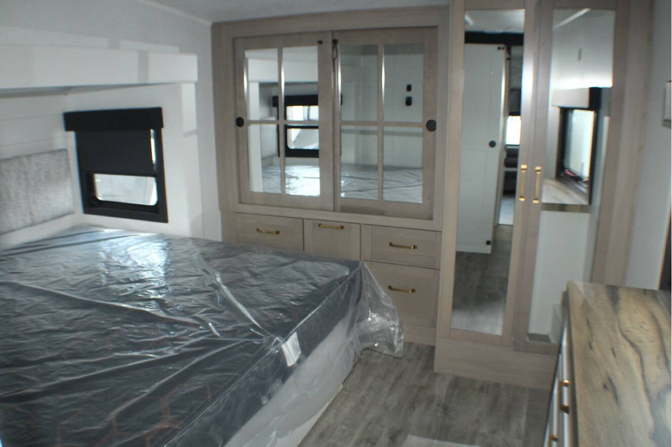 A photo of this 2027 Jayco Eagle 321RSTS